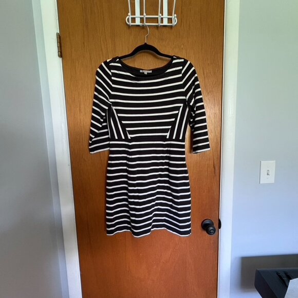 GAP Black and White Striped Shift Dress - size S petite - Picture 2 of 5